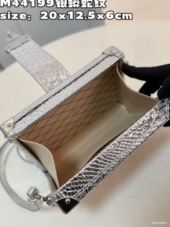 Fake Louis Bags MALLE PETITE LOUIS VUITTON 0822